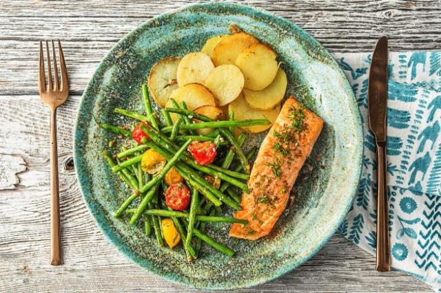 classic-roasted-salmon-3e52c492