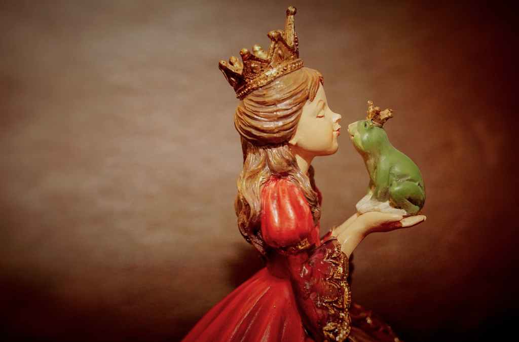 princess kisses a frog